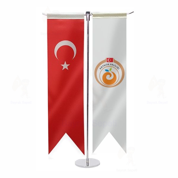 Antalya Valilii T Masa Bayraklar