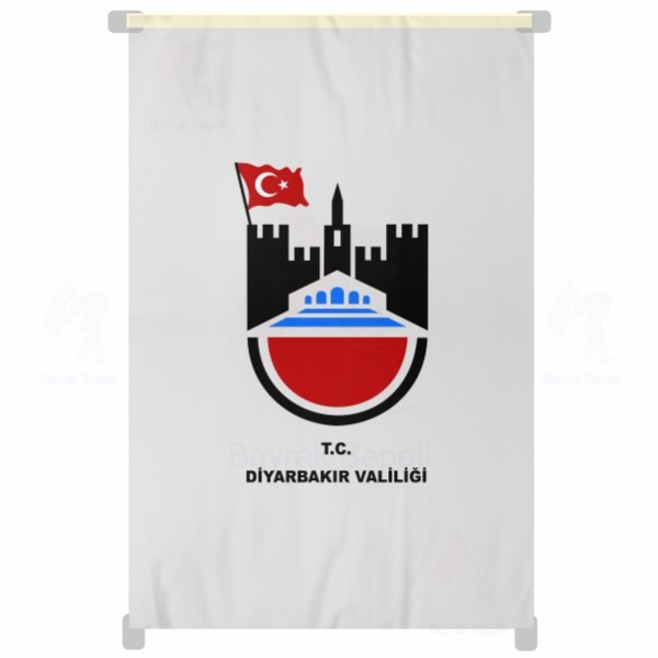 Diyarbakr Valilii Bina Cephesi Bayraklar