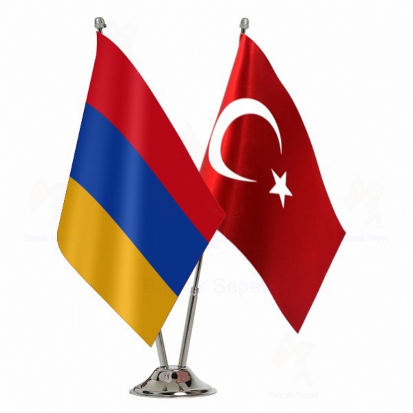 Ermenistan 2 Li Masa Bayraklar