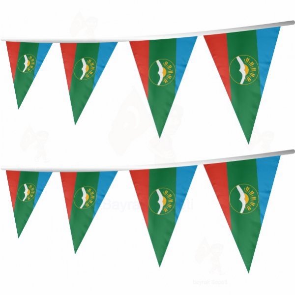 Karaçay Çerkesya İpe Dizili Üçgen Bayraklar