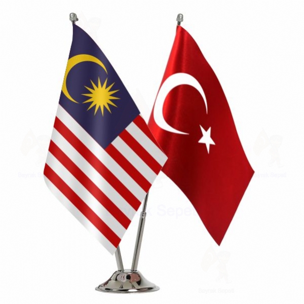 Malezya 2 Li Masa Bayraklar Grselleri