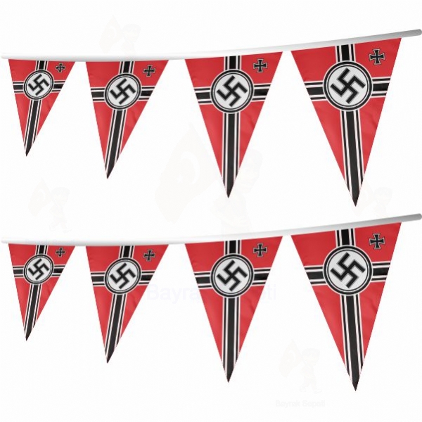 Nazi Almanyası Harp İpe Dizili Üçgen Bayraklar