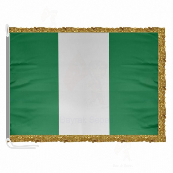 Nijerya Saten Kuma Makam Bayra