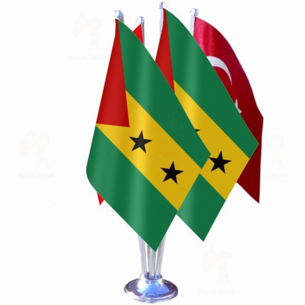 Sao Tome ve Principe 4 L Masa Bayraklar Resmi
