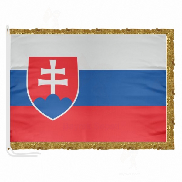 Slovakya Saten Kuma Makam Bayra